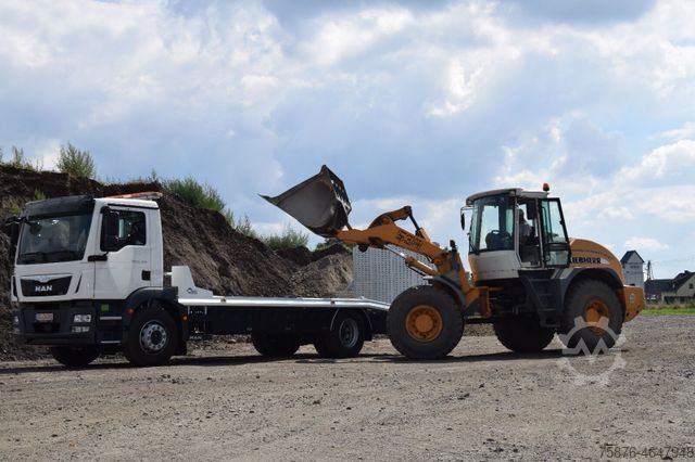Autószállító teherautó MAN TGM 15.290 Maschinentransporter