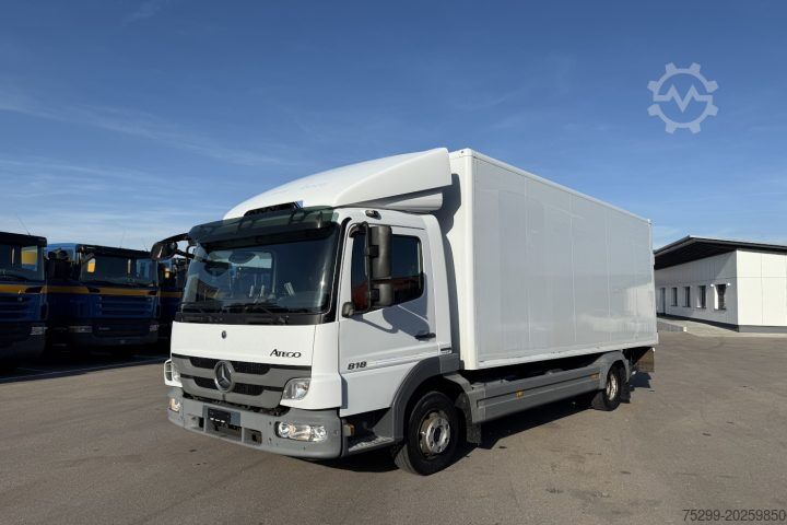Box truck Mercedes-Benz Atego 818 Koffer mit HB / Swiss-Vehicle