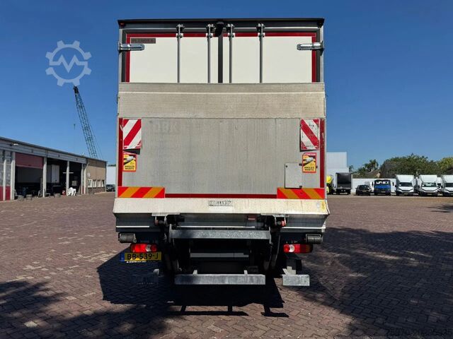 Transport refrigerat/congelat DAF LF 260 FA