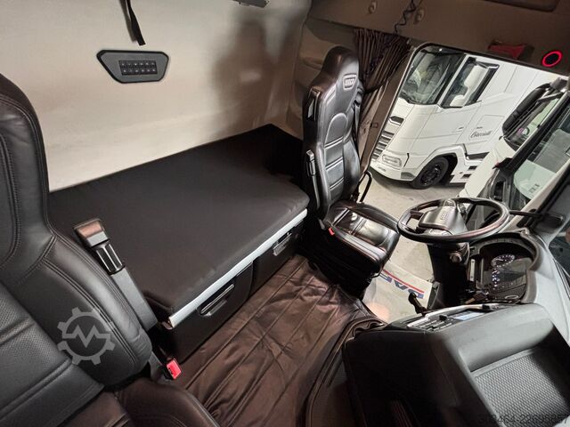 Trattore stradale standard IVECO S-WAY 570 uff. Italia- FULL OPT.+ACCIAI