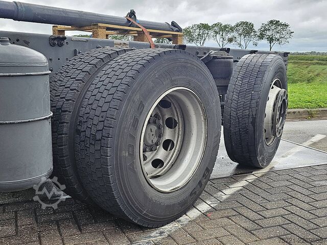 Πλαίσιο με καμπίνα DAF XF 480 6x2*4