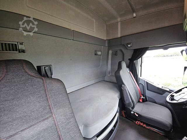 Standaard trekker RENAULT T 460 RETARDER VOIGHT