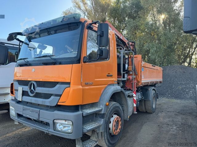 Camião basculante MERCEDES-BENZ 1833 K/ Kran ATLAS/ 105000 KM