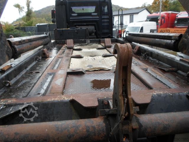 Haakarm vrachtwagen MAN TGA 26.440/6x4/ Absetzer