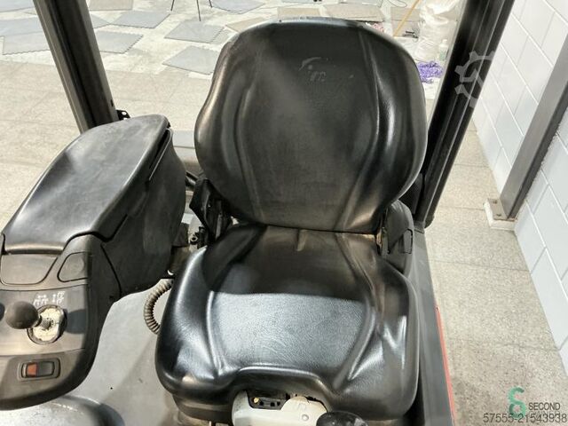 Empilhador Linde E16-02