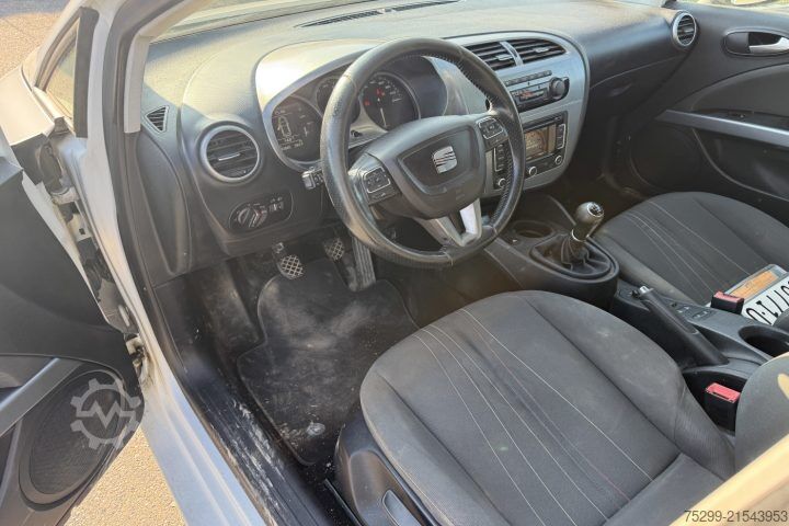 Fourgon personnalisé  Leon 1.4 TSI /  Swiss-Vehicle