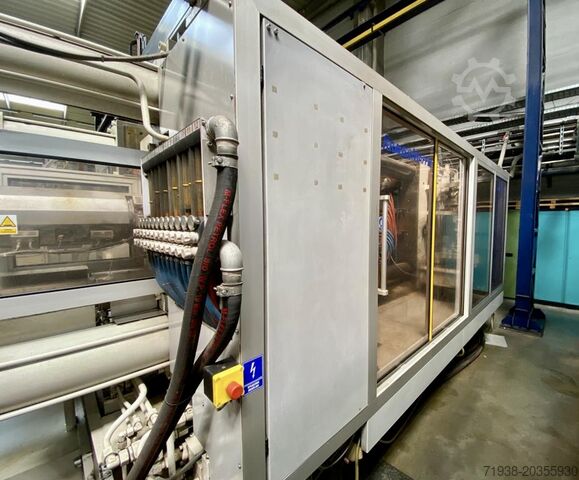 Máquina de moldagem por injecção KraussMaffei KM 800-5000 MC