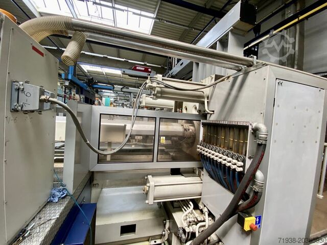 Máquina de moldagem por injecção KraussMaffei KM 800-5000 MC