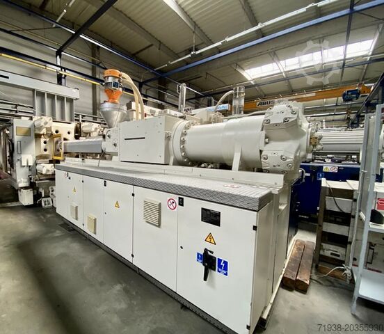 Máquina de moldagem por injecção KraussMaffei KM 800-5000 MC