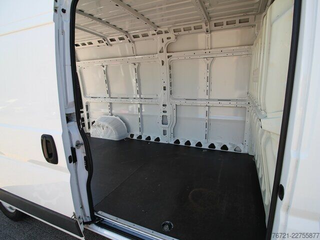 Dodávka Fiat Ducato 35 MJet L4H2 KAMERA+TEMPOMAT+270°TÜR+AHK