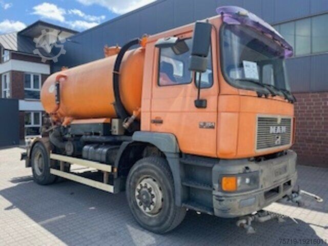 Speciale doeleinden vrachtwagen MAN 18.264 4x4 Straßenwaschwagen/Wasserwagen