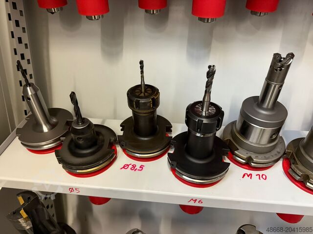 Ormarić za alat sa držačem za alate  SK 50 Werkzeugaufnahmen