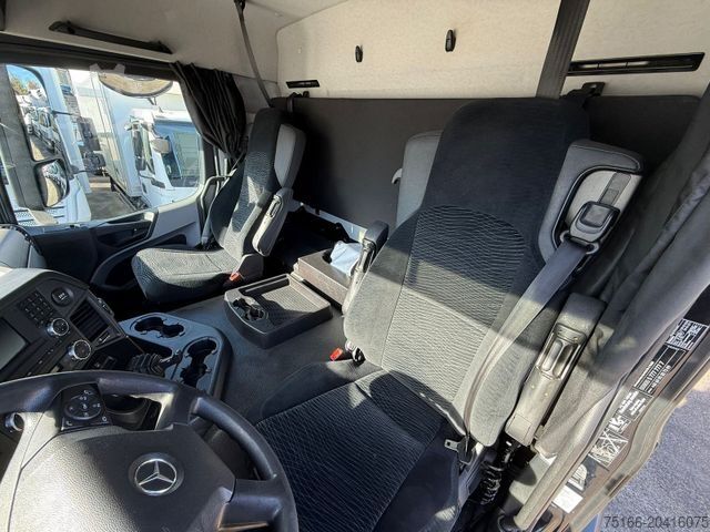 Beverage truck MERCEDES-BENZ ANTOS 2546 L Getränkekoffer 7,70m LBW 2,5 T*LENK