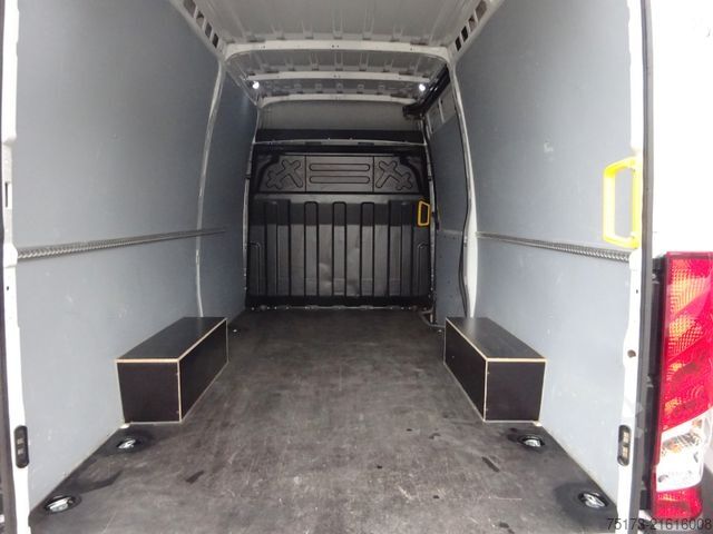 High top van IVECO Daily Kasten 35 S 16A8 V 156PS ACC AHK Luftfed.