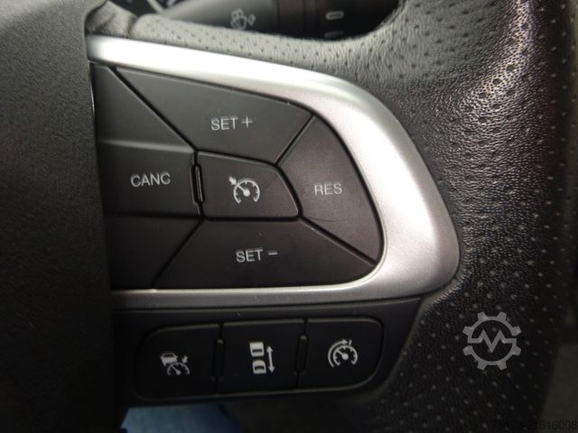 High top van IVECO Daily Kasten 35 S 16A8 V 156PS ACC AHK Luftfed.