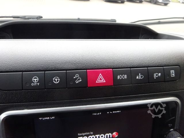 High top van IVECO Daily Kasten 35 S 16A8 V 156PS ACC AHK Luftfed.