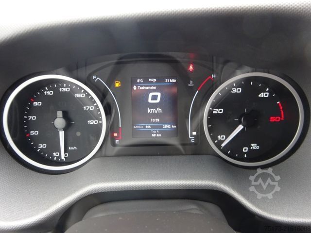 High top van IVECO Daily Kasten 35 S 16A8 V 156PS ACC AHK Luftfed.