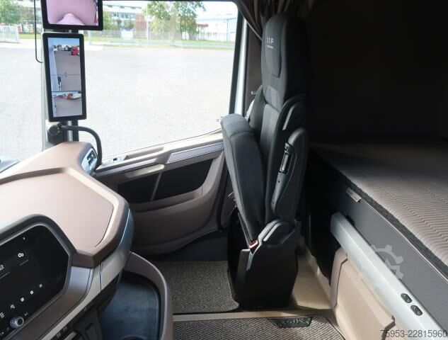 Tracteur routier standard DAF XG+ 530 Intarder Standklima Navigation Leder