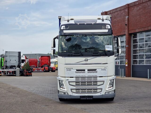 Μεταφορά βοοειδών Volvo FH 13.500 Globetrotter 8x2*6 - 3 deck livestock...
