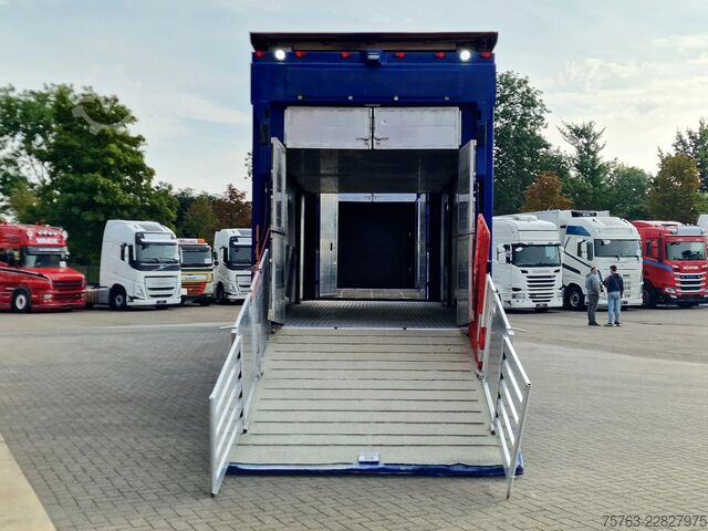Μεταφορά βοοειδών Volvo FH 13.500 Globetrotter 8x2*6 - 3 deck livestock...