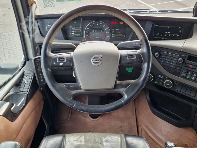 Μεταφορά βοοειδών Volvo FH 13.500 Globetrotter 8x2*6 - 3 deck livestock...