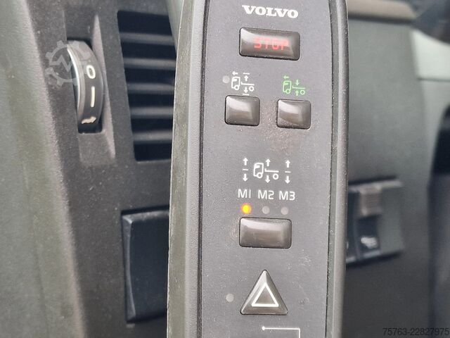 Μεταφορά βοοειδών Volvo FH 13.500 Globetrotter 8x2*6 - 3 deck livestock...