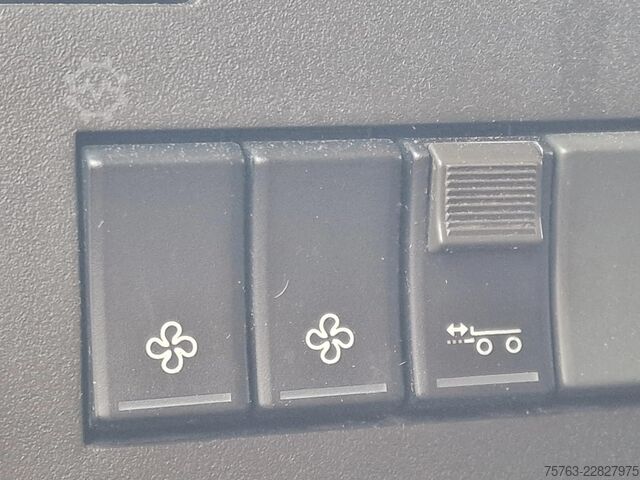 Μεταφορά βοοειδών Volvo FH 13.500 Globetrotter 8x2*6 - 3 deck livestock...