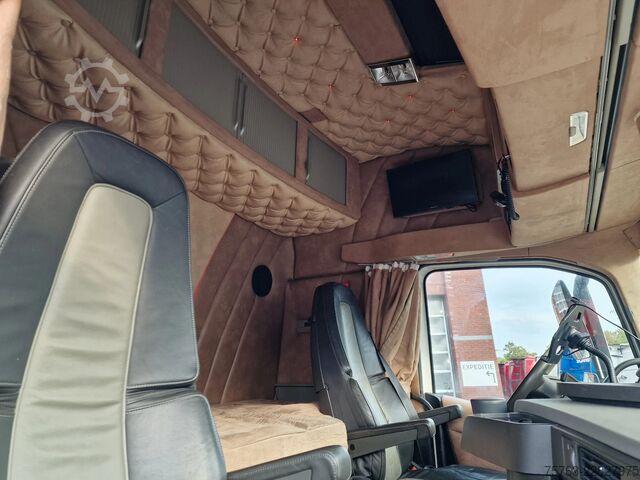 Μεταφορά βοοειδών Volvo FH 13.500 Globetrotter 8x2*6 - 3 deck livestock...