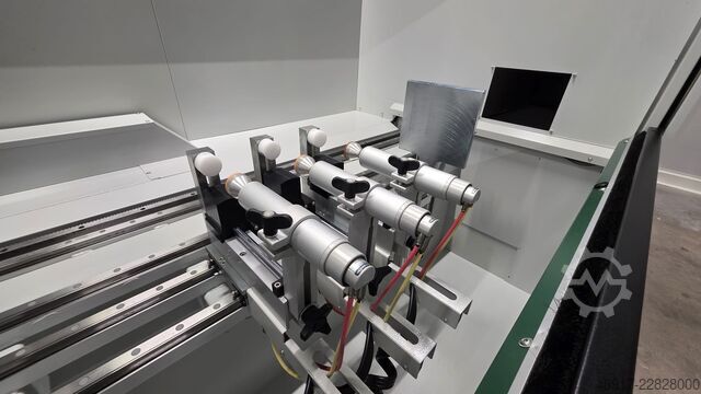 4-assige CNC bewerkingscentrum Fom Industrie FMC 230