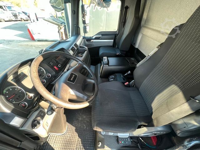 Chladírenský vůz MAN TGL 12.220 Kühlkoffer Carrier EasyCold mit LBW