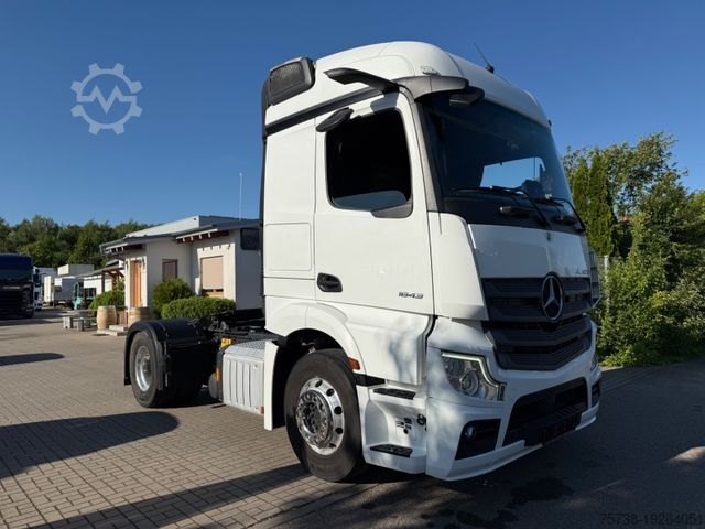 Standaard trekker MERCEDES-BENZ Actros 1843 LS/MirrorCam/StreamSpace/Xenon/EUR6D