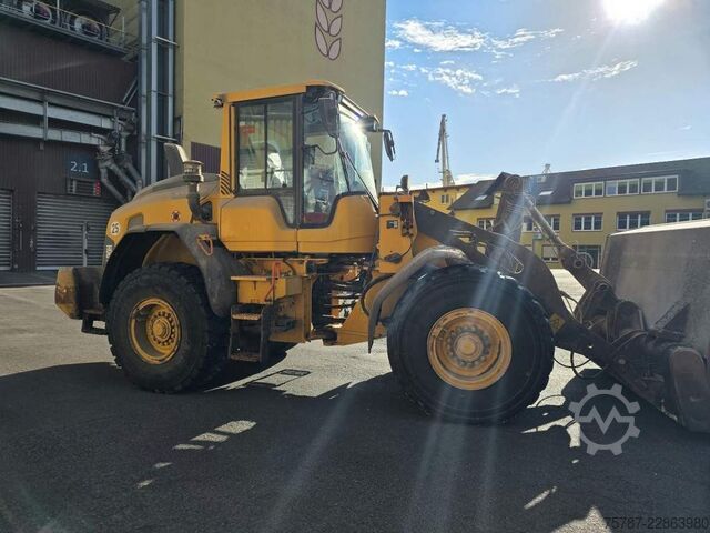Φορτωτής με ελαστικά VOLVO L90H Radlader 4x4 Klima, Schnellwechsler