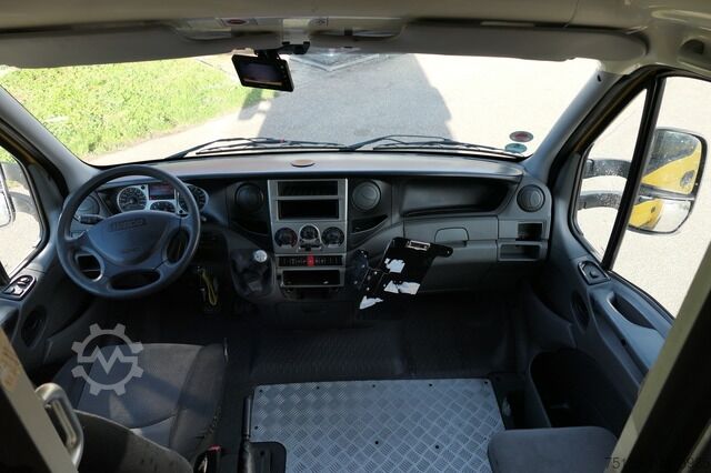 Vrachtwagen met bakwagen iveco Daily 35 S11 C30C AUTOMATIK KAMERA MAXI Regale DURCHGANG