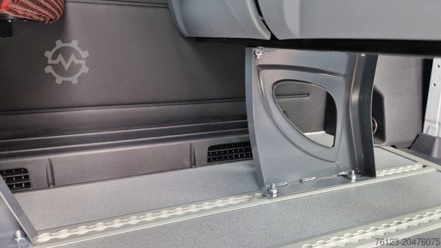 Minibusz MERCEDES-BENZ Sprinter Lord Light 22 Sitzer 3 x Lagerfahrzeug