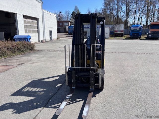 Narrow-aisle forklift YALE GLP 16 VX E2175