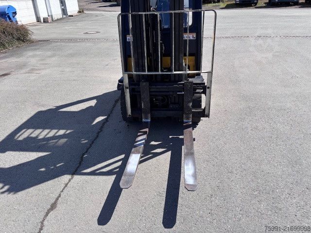 Narrow-aisle forklift YALE GLP 16 VX E2175