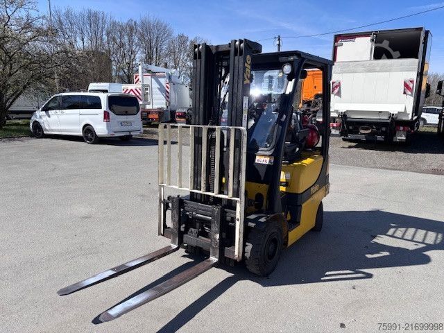 Narrow-aisle forklift YALE GLP 16 VX E2175