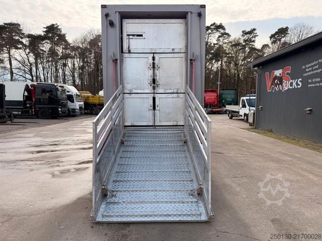 Remolque de transporte de caballos MENKE-JANZEN 3.Stock mit Aggregat Tränke Durchladetüren
