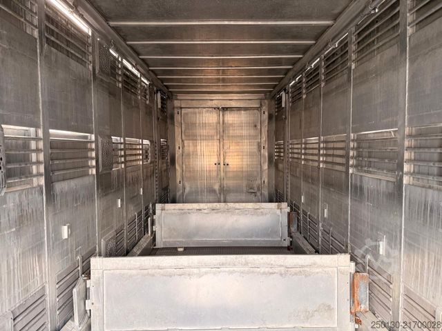 Remolque de transporte de caballos MENKE-JANZEN 3.Stock mit Aggregat Tränke Durchladetüren