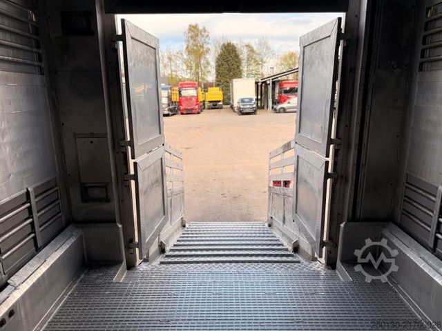Remolque de transporte de caballos MENKE-JANZEN 3.Stock mit Aggregat Tränke Durchladetüren