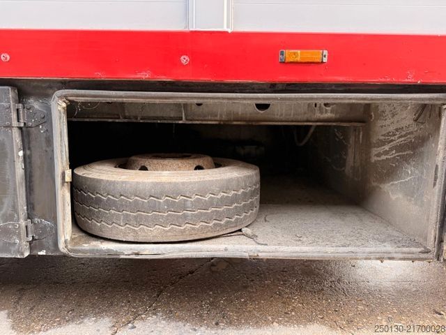 Remolque de transporte de caballos MENKE-JANZEN 3.Stock mit Aggregat Tränke Durchladetüren