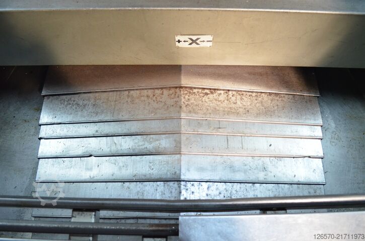 Vertical machining center Pinnacle LV-126