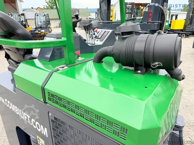 Négyirányú targoncát Combilift CB3000 / TRIPLEX 4900MM / FREE LIFT