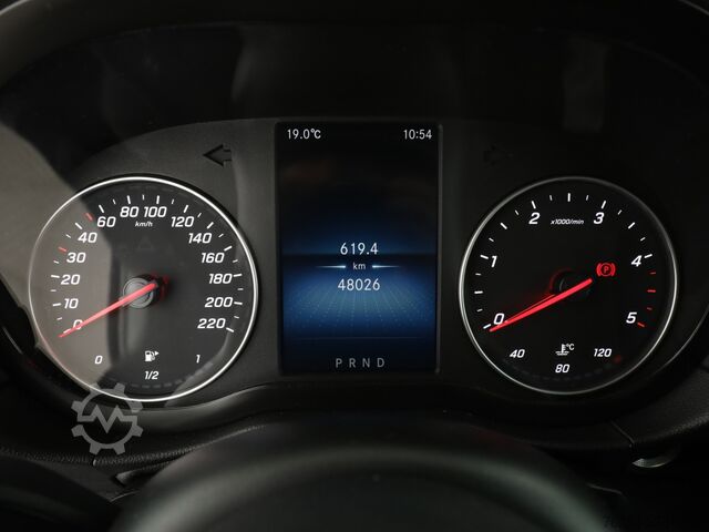 Minibus Mercedes-Benz T 180 d Progressive standard AUT Fernlichtass.