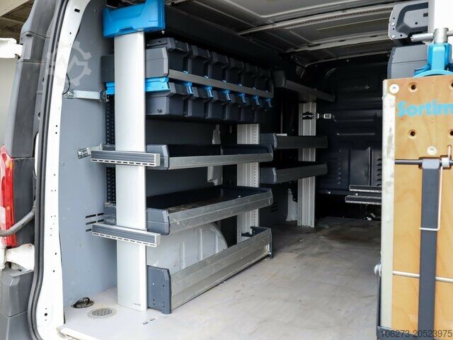 Aangepaste bestelwagen Mercedes-Benz Vito114CDI KA lang ,Klima,Sortimo Regalsystem