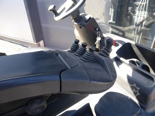 Ηλεκτρικό περονοφόρο τετράτροχο Linde E25-01