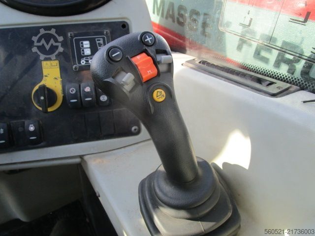 Merev teleszkópos rakodógép Massey Ferguson MF 9407H - 7m 3,5 Ton.- mit Palettengabel
