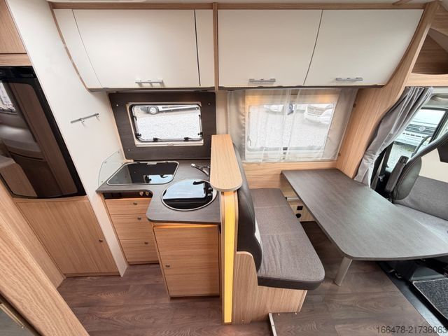 Autorulotă semi-integrată SUNLIGHT T 67 *Einzelbetten-Automatik-Solar*