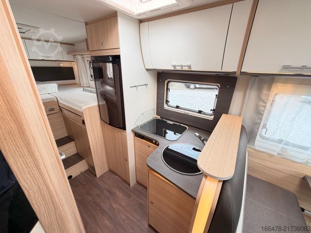 Autorulotă semi-integrată SUNLIGHT T 67 *Einzelbetten-Automatik-Solar*