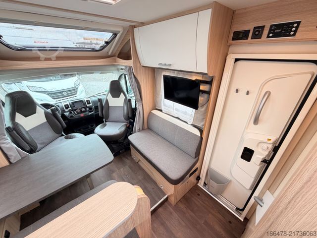 Autorulotă semi-integrată SUNLIGHT T 67 *Einzelbetten-Automatik-Solar*